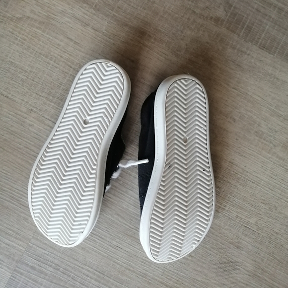 Silver icing kids kick it shows size 10 (toddler) - Picture 2 of 3